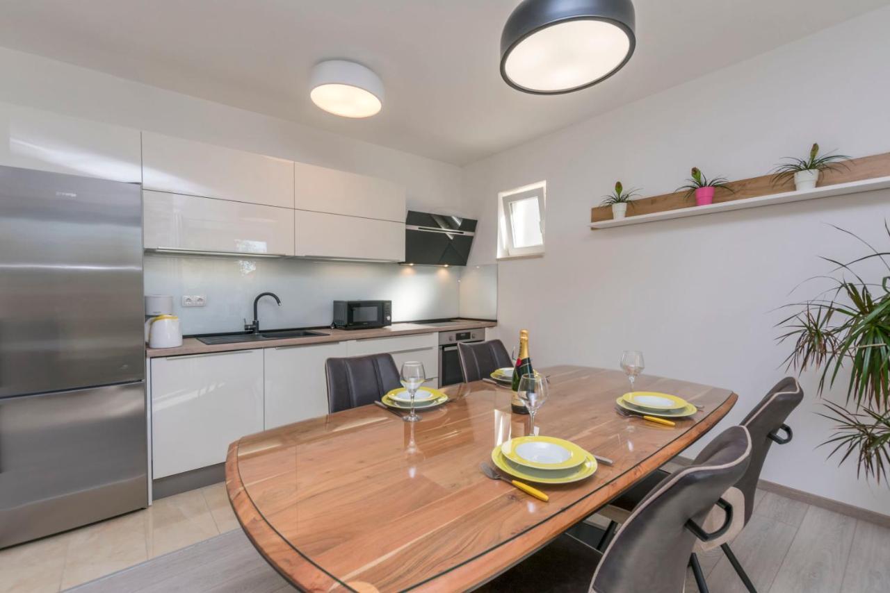 Apartment Dora Duće Εξωτερικό φωτογραφία